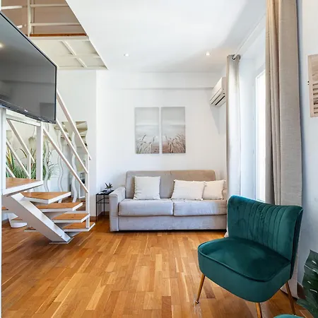 Massena Street - 1 Bdr Duplex With Ac & Parking *