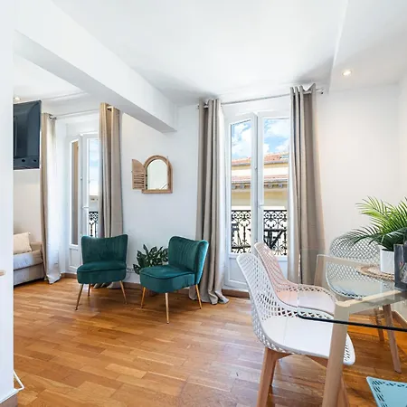 Appartement Massena Street - 1 Bdr Duplex With Ac & Parking *