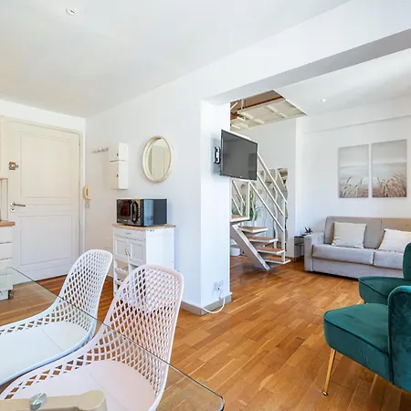 Apartment Massena Street - 1 Bdr Duplex With Ac & Parking