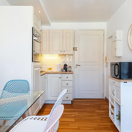 Apartment Massena Street - 1 Bdr Duplex With Ac & Parking