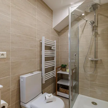 Massena Street - 1 Bdr Duplex With Ac & Parking Appartement Nice
