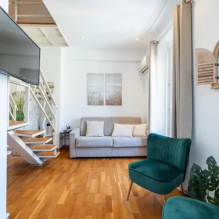 Apartman Massena Street - 1 Bdr Duplex With Ac & Parking *