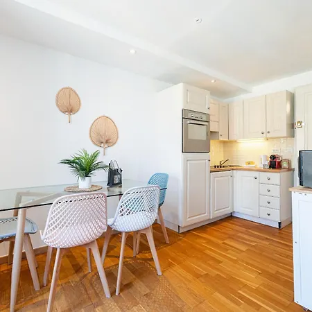 Massena Street - 1 Bdr Duplex With Ac & Parking Apartman *