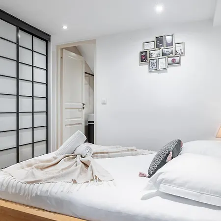 Massena Street - 1 Bdr Duplex With Ac & Parking Apartman